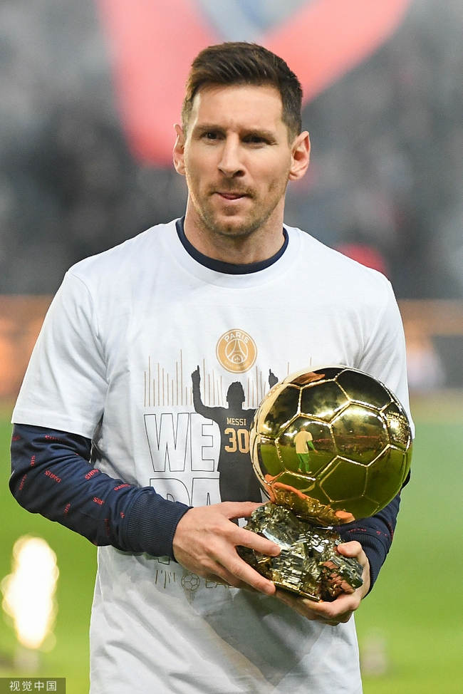 掘金约基奇豪取三双助球队连胜（约基奇砍下三双 率掘金延续连胜）