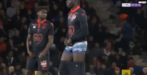 川崎前锋官方：效力10年的40岁韩国前国门郑成龙将自由身离队