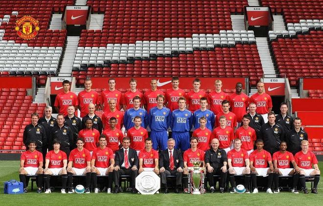 连输埃因霍温、本菲卡，那不勒斯队史首次遭遇欧冠客场连败（先后负于埃因霍温、本菲卡，那不勒斯队史首次在欧冠客场吞下两连败）