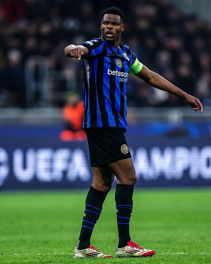 纽卡斯尔喷气机vs墨尔本城首发：卡普托领衔！巴多拉、金森健志在列