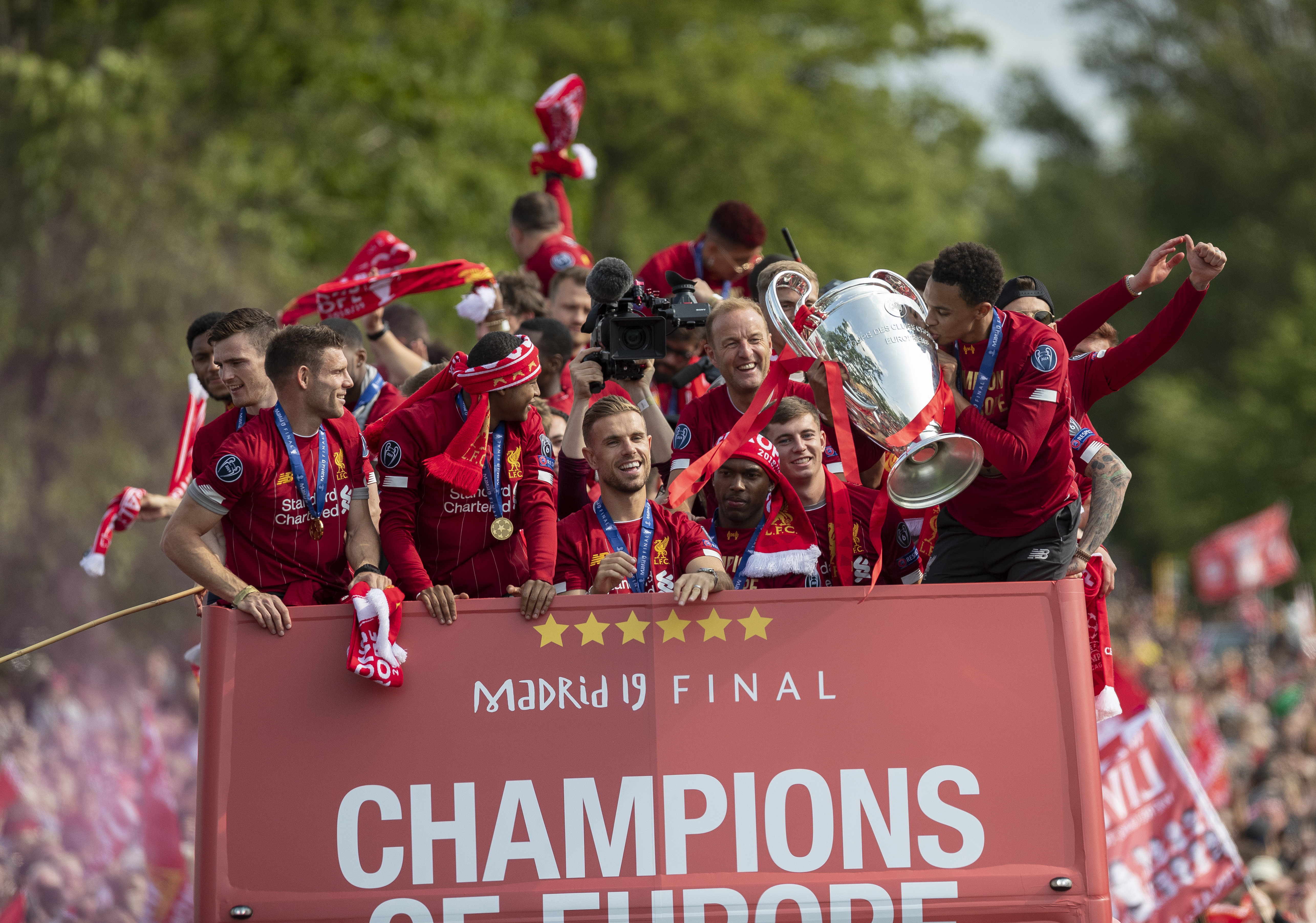 记者：米兰总价800万欧报价门将雨果·索萨，被科林蒂安拒绝（记者：米兰出价800万欧求购门将雨果·索萨，遭科林蒂安回绝）