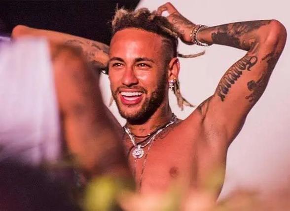 拉米罗：球队更衣室非常团结；希望用实际行动感谢球迷的支持（拉米罗：更衣室众志成城，盼用实际行动回馈球迷）