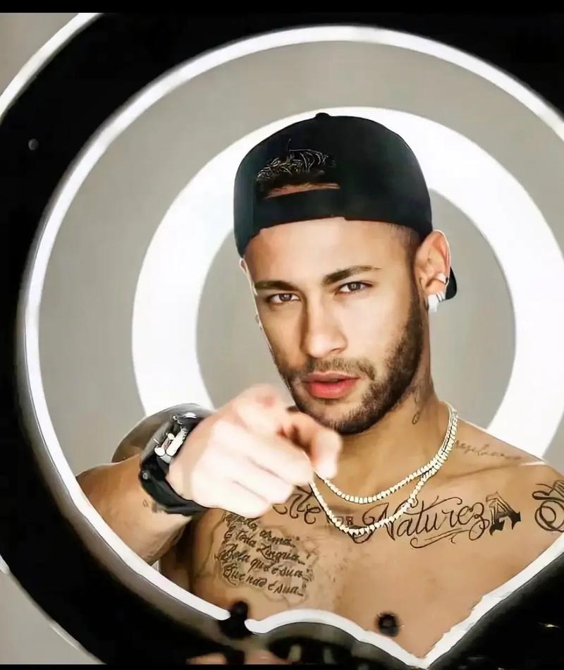 曼城替补席深度再次展现豪门底蕴（曼城板凳深度再度彰显豪门气质）