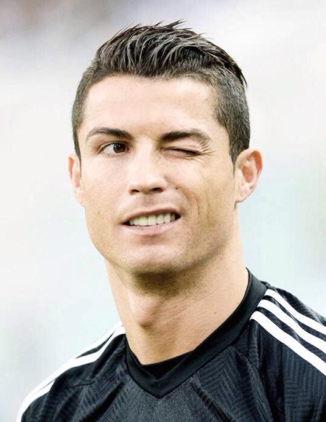 范佩西：温格是我的足球教父；弗格森的管理能力让人惊叹（范佩西：温格如我足坛导师 弗格森的管理才华令人折服）