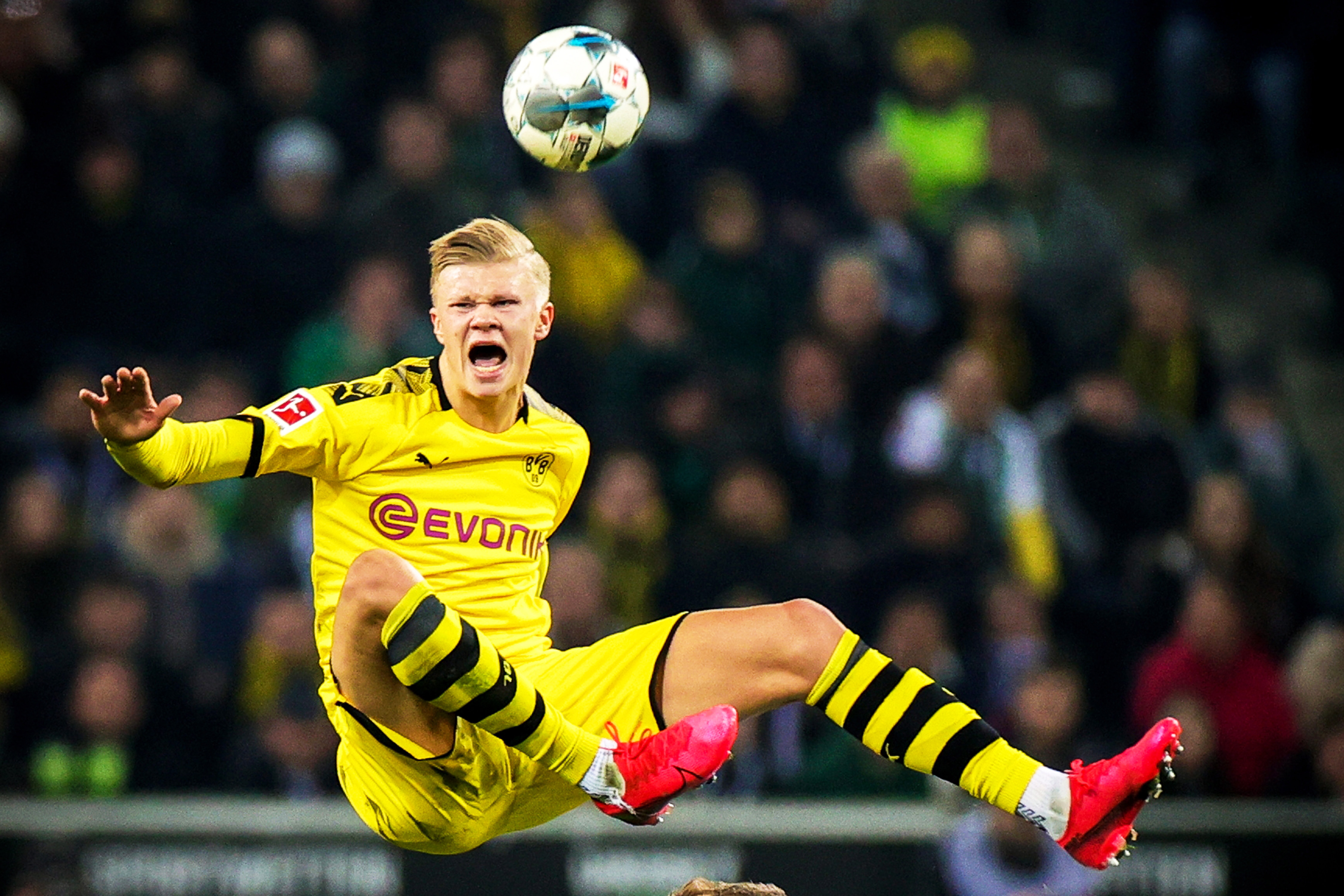 足球世界杯预选赛爆大冷，排名前五的强队遭淘汰（世界杯预选赛上演大冷门，前五劲旅出局）