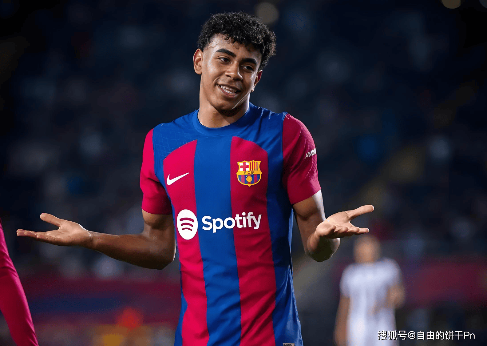 创历史，埃因霍温是首支正式比赛在安菲尔德打进3球的荷兰球队（历史首例！埃因霍温成首支在安菲尔德正式赛攻入3球的荷兰队）