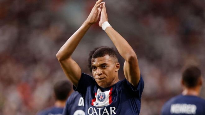 万项：首场比赛给自己打8.5分；开门红的意义相当重大（万项：首秀自评8.5分；首战告捷意义非凡）