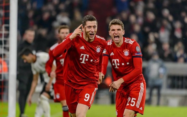 科沃德在30分钟内打出23分14板5助&历史第二位新秀（科沃德30分钟高效砍下23分14板5助，成史上第二位达成此数据的新秀）