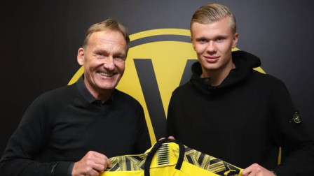 媒体人：如果不是球队伤病多，小杨就在发展联盟专心练级挺好（媒体人：要不是球队伤兵多，小杨在发展联盟专注提升更好）